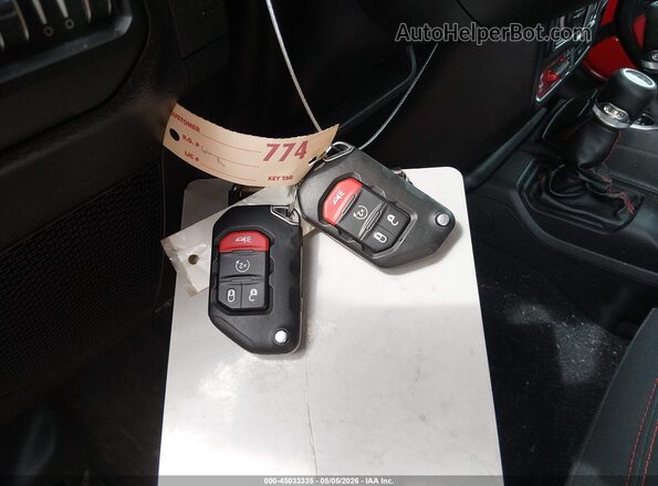 1C4HJXFN3NW272557 2022 JEEP WRANGLER UNLIMITED Красный Вид панели приборов
