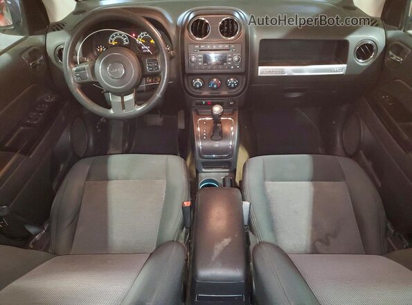 1C4NJCBA0GD525329 2016 JEEP COMPASS Красный Вид панели приборов