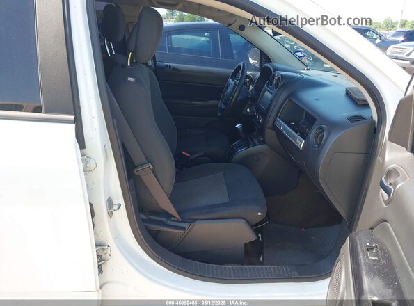 1C4NJCBA0GD641548 2016 JEEP COMPASS Белый Вид салона спереди