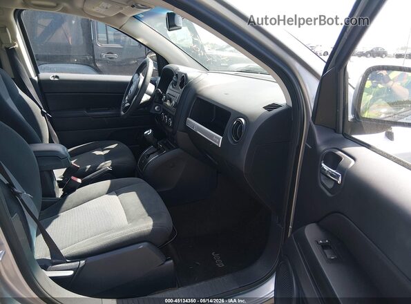 1C4NJCBA4GD553764 2016 JEEP COMPASS Серый Вид салона спереди