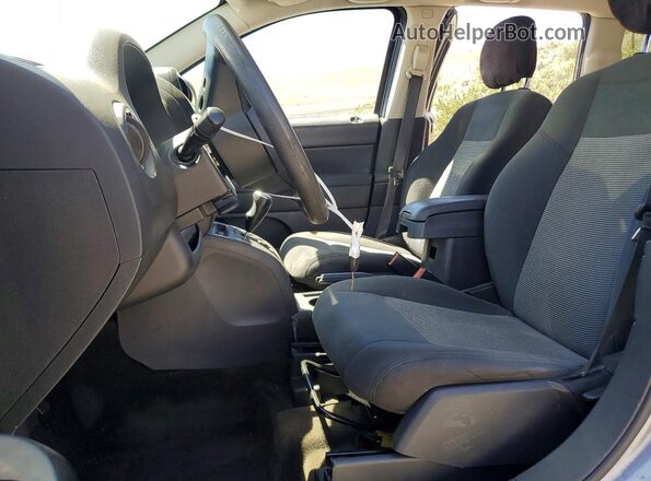 1C4NJCBA9GD641368 2016 JEEP COMPASS Silver Widok wnętrza z przodu