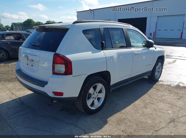 1C4NJCBA9GD675553 2016 JEEP COMPASS Белый Задняя правая четверть