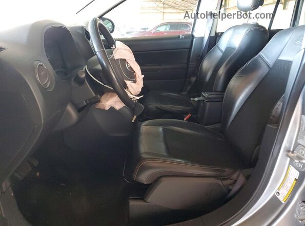1C4NJCBB3GD710970 2016 JEEP COMPASS Серый Вид салона спереди