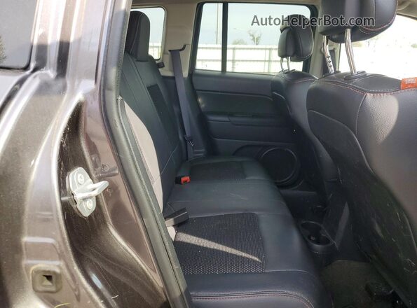 1C4NJCBB6GD683683 2016 JEEP COMPASS Серый Вид задних сидений