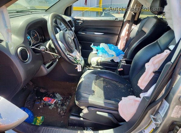 1C4NJCEA5GD735520 2016 JEEP COMPASS Silver Widok wnętrza z przodu