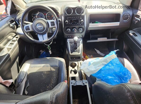 1C4NJCEA5GD735520 2016 JEEP COMPASS Silver Widok deski rozdzielczej