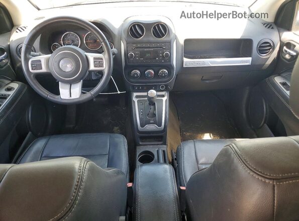 1C4NJCEAXHD125940 2017 JEEP COMPASS Серебряный Вид панели приборов