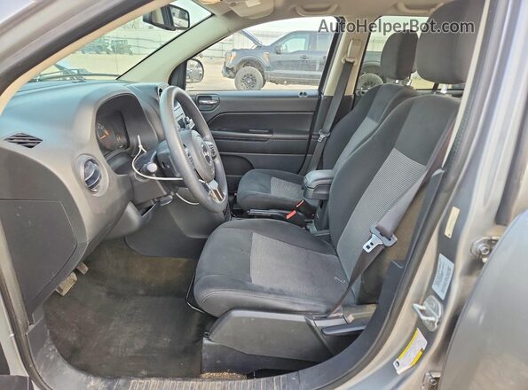 1C4NJDBB5GD552167 2016 JEEP COMPASS Silver Widok wnętrza z przodu