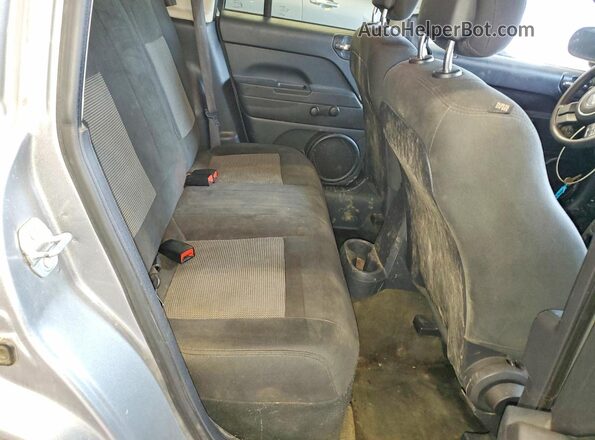 1C4NJDBB8GD759863 2016 JEEP COMPASS Gray Vista interior trasera
