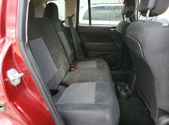 1C4NJDBB9GD521231 2016 JEEP COMPASS Бордовый Вид задней части салона