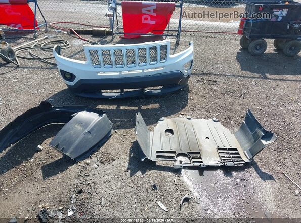 1C4NJDBB9HD104600 2017 JEEP COMPASS White Widok zestawu wskaźników