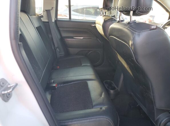 1C4NJDEB1GD661656 2016 JEEP COMPASS White Սալոնի հետևի տեսք