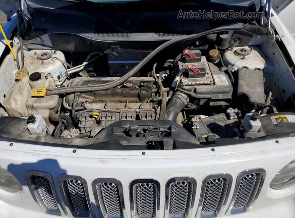 1C4NJPBA4GD561449 2016 JEEP PATRIOT White Widok wnętrza z tyłu