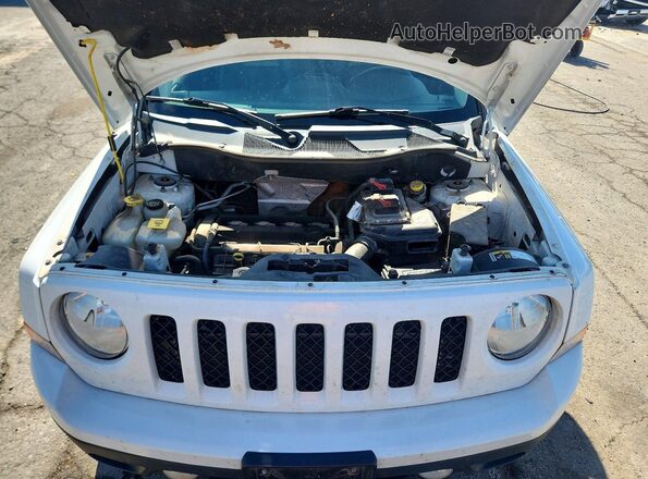 1C4NJPBA5GD634411 2016 JEEP PATRIOT White Vista del compartimento del motor