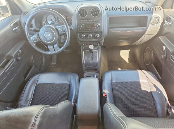 1C4NJPBA5GD634411 2016 JEEP PATRIOT White Vista del salpicadero