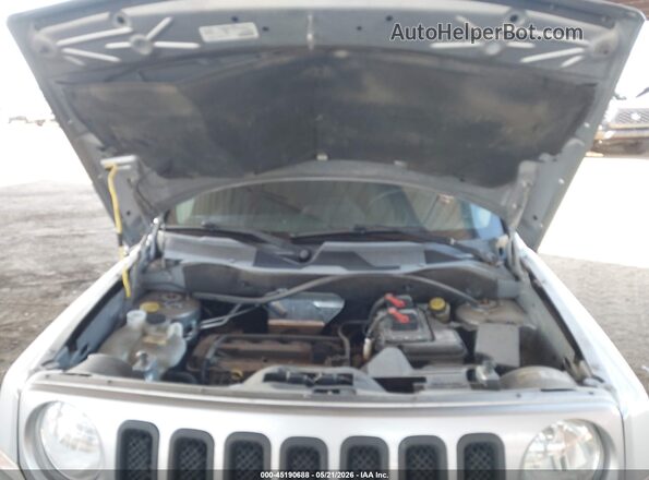 1C4NJPBA5HD201334 2017 JEEP PATRIOT Silver უკანა ხედი