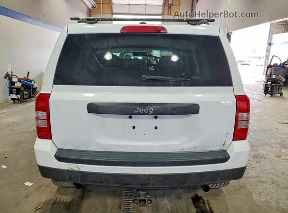1C4NJPBA7GD807233 2016 JEEP PATRIOT Белый Вид сзади