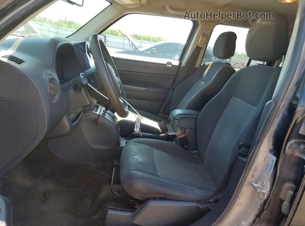 1C4NJPBB9GD656727 2016 JEEP PATRIOT Black Вид салону спереду