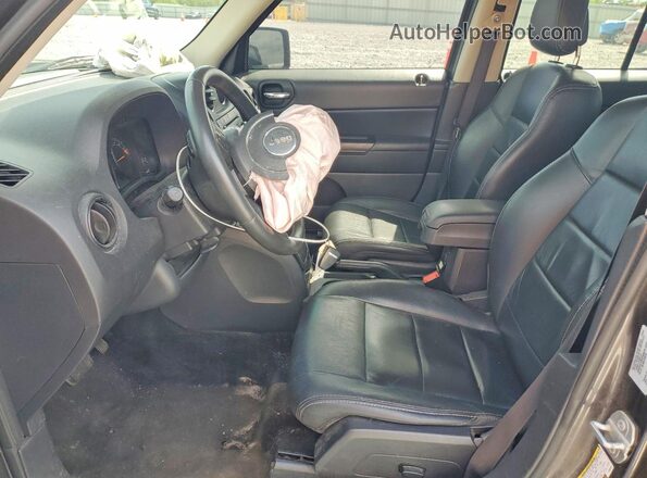1C4NJPFA7GD698511 2016 JEEP PATRIOT Gray Вид салону спереду