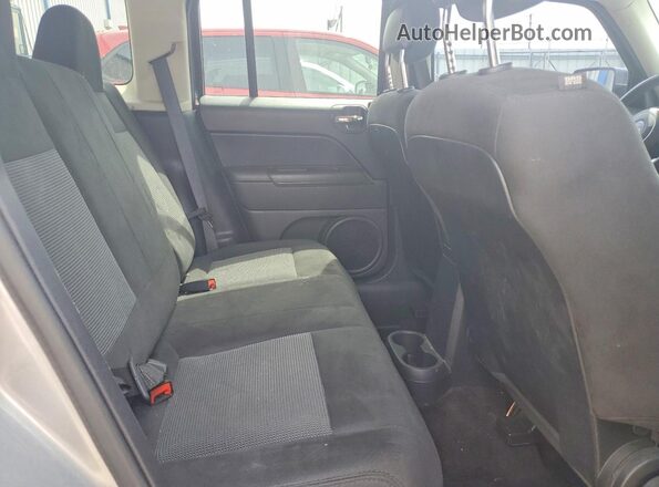 1C4NJPFB8GD526884 2016 JEEP PATRIOT Серый Вид задней части салона