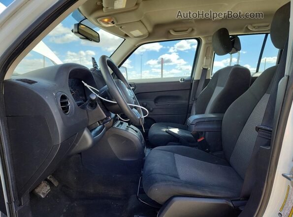 1C4NJRAB3HD159879 2017 JEEP PATRIOT White Вид салону спереду