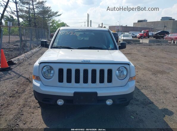 1C4NJRBB1GD775819 2016 JEEP PATRIOT White Front view