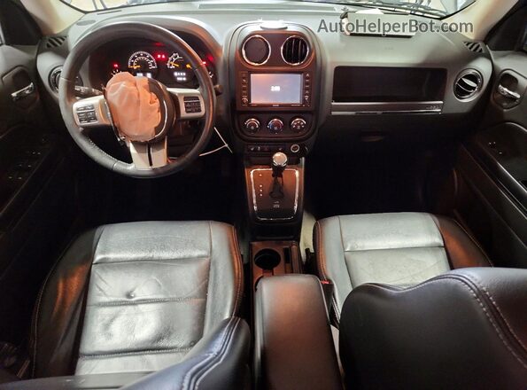 1C4NJRFB3GD586101 2016 JEEP PATRIOT Gray Widok deski rozdzielczej