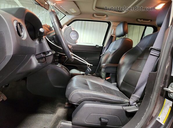 1C4NJRFB3GD586101 2016 JEEP PATRIOT Gray Widok wnętrza z przodu