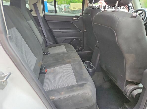 1C4NJRFB3GD632669 2016 JEEP PATRIOT White უკანა სალონის ხედი