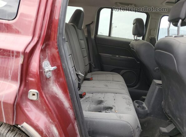 1C4NJRFB4GD619400 2016 JEEP PATRIOT Maroon Widok wnętrza z tyłu