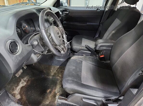 1C4NJRFB5GD542049 2016 JEEP PATRIOT Серый Вид салона спереди