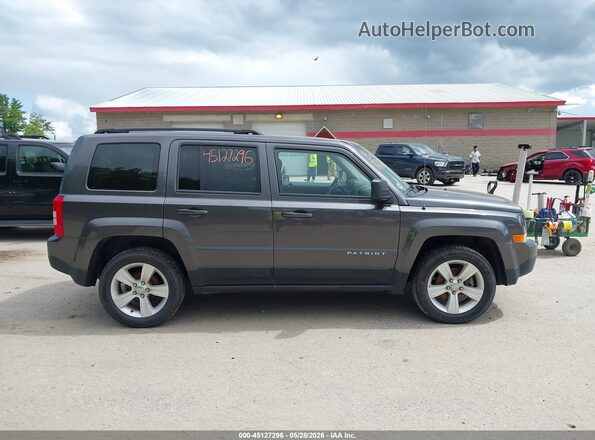 1C4NJRFB5GD596497 2016 JEEP PATRIOT Gray Vista interior trasera