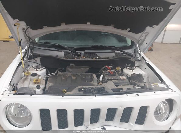 1C4NJRFB5GD712541 2016 JEEP PATRIOT Белый Вид сзади