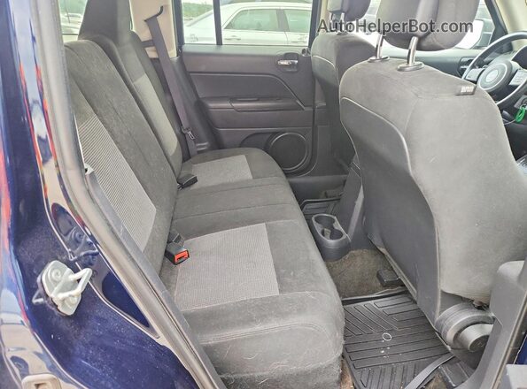 1C4NJRFB5HD159262 2017 JEEP PATRIOT Blue Vista interior trasera