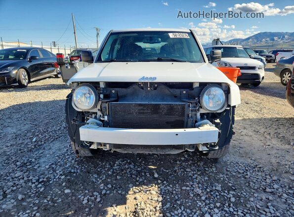 1C4NJRFB6GD585945 2016 JEEP PATRIOT White Вид спереду
