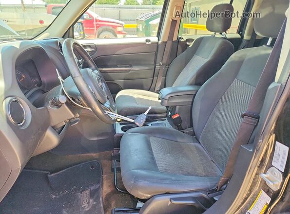 1C4NJRFB6GD668341 2016 JEEP PATRIOT Black Widok wnętrza z przodu