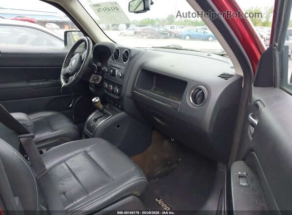 1C4NJRFB7GD532199 2016 JEEP PATRIOT Красный Вид салона спереди