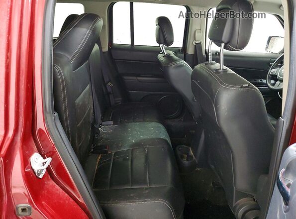 1C4NJRFB7GD654304 2016 JEEP PATRIOT Красный Вид задней части салона