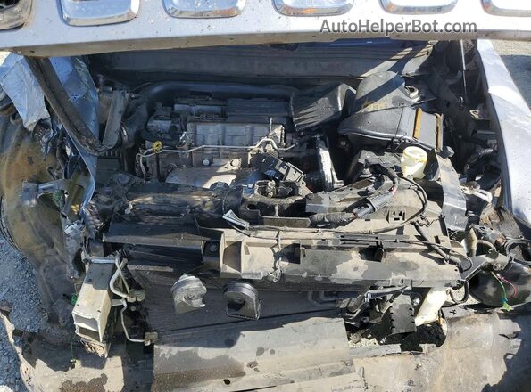 1C4PJLAB0GW207587 2016 JEEP CHEROKEE Silver Rear interior view