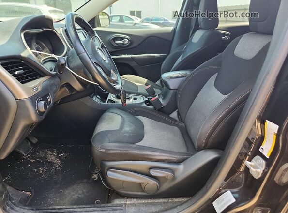 1C4PJLAB0GW329799 2016 JEEP CHEROKEE Черный Вид салона спереди