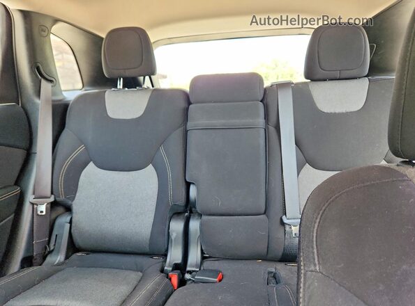 1C4PJLAB1GW259245 2016 JEEP CHEROKEE White Rear seats view