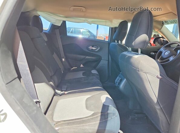 1C4PJLAB2GW207395 2016 JEEP CHEROKEE Белый Вид задних сидений