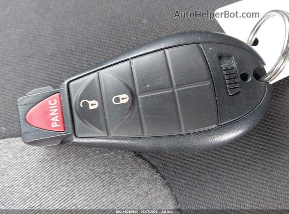 1C4PJLAB6HW548672 2017 JEEP CHEROKEE Серебряный Вид панели приборов