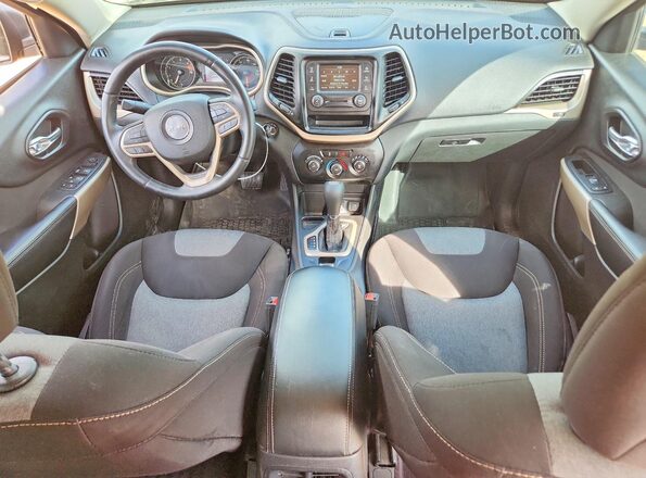 1C4PJLAB6HW643104 2017 JEEP CHEROKEE Черный Вид панели приборов