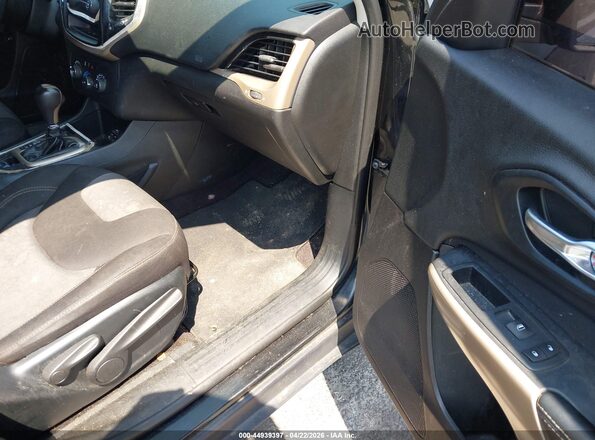1C4PJLAB7HW603467 2017 JEEP CHEROKEE Черный Вид салона спереди