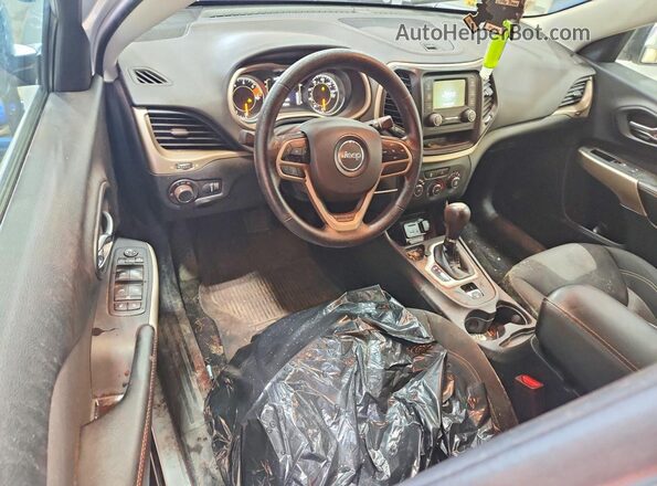 1C4PJLABXHW669205 2017 JEEP CHEROKEE Белый Вид панели приборов