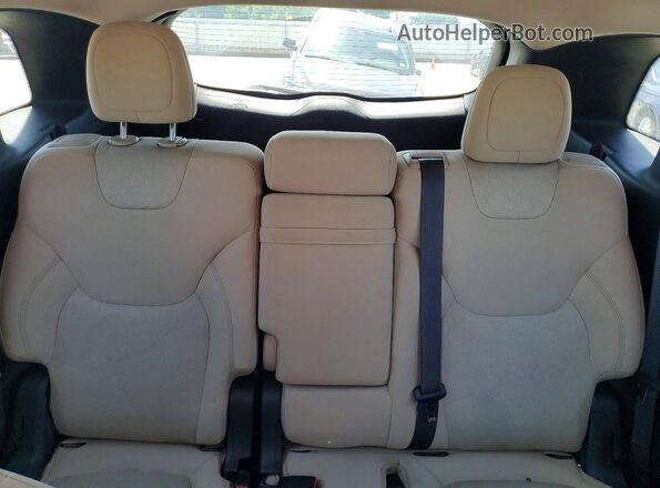 1C4PJLAS2HW641768 2017 JEEP CHEROKEE Red Вид задніх сидінь