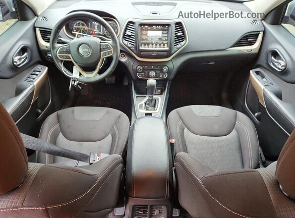 1C4PJLCB2HW585604 2017 JEEP CHEROKEE Gray Widok deski rozdzielczej