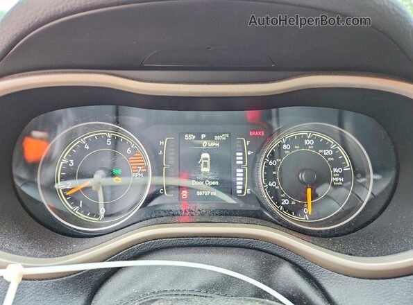 1C4PJLCB2HW585604 2017 JEEP CHEROKEE Gray Widok zestawu wskaźników