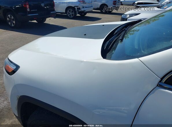 1C4PJLCB2JD504182 2018 JEEP CHEROKEE Белый Вид спереди